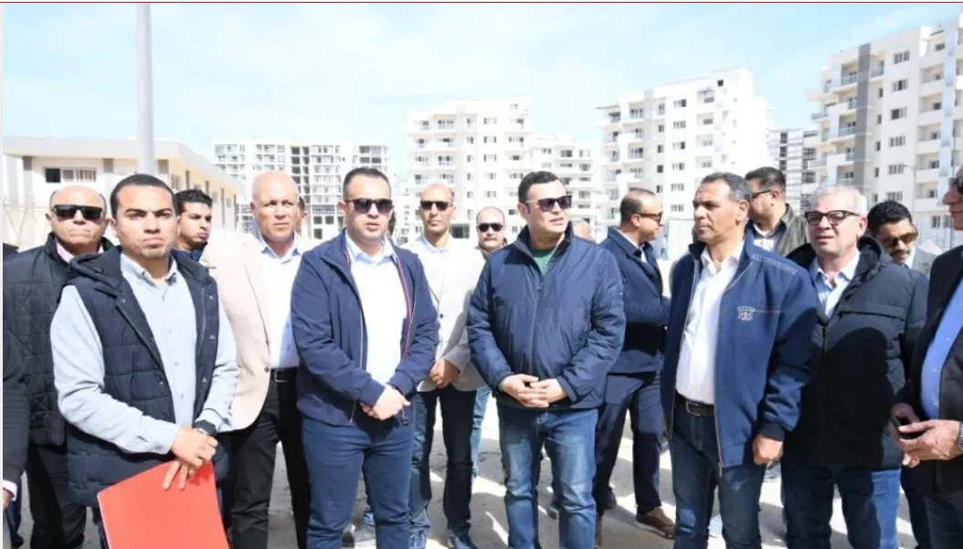 وزير الإسكان يتفقد كومباند «مزارين» بمدينة العلمين الجديدة